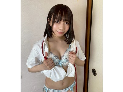 本日終了、AV女優の「日向由奈」が着用した下着をオークションでGET、　『日向由奈ちゃんが着用した制服風衣装・下着上下』 オークションに参加して手に入れよう　 2025-12-032 24で終了だよ