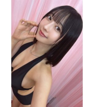 本日終了、AV女優の「塔乃花鈴」が着用した下着をオークションでGET、　『塔乃花鈴ちゃんがサイン会で着用した黒の水着とサイン入りインスタントフィルム』 オークションに参加して手に入れよう　 2026/2/20(金) 23:00 で終了だよ